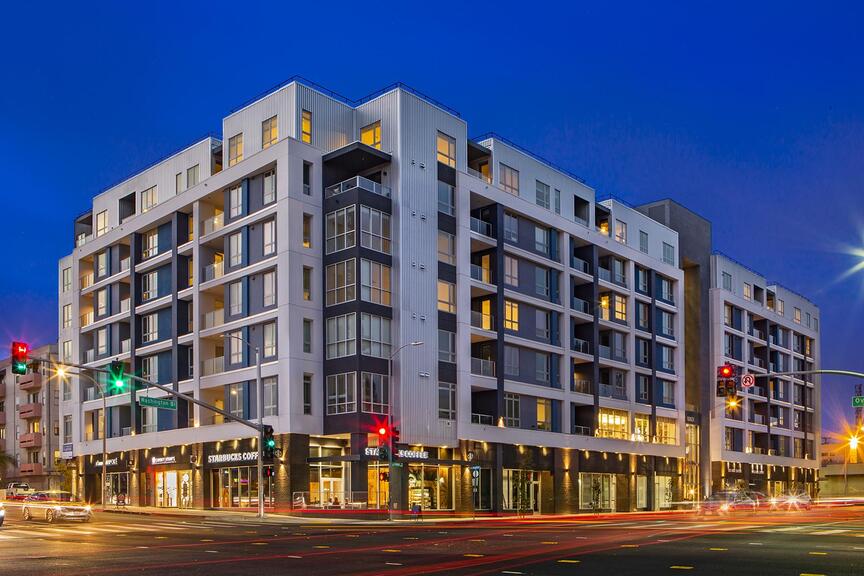 Cobalt furnished apartments in Los Angeles, California at dusk